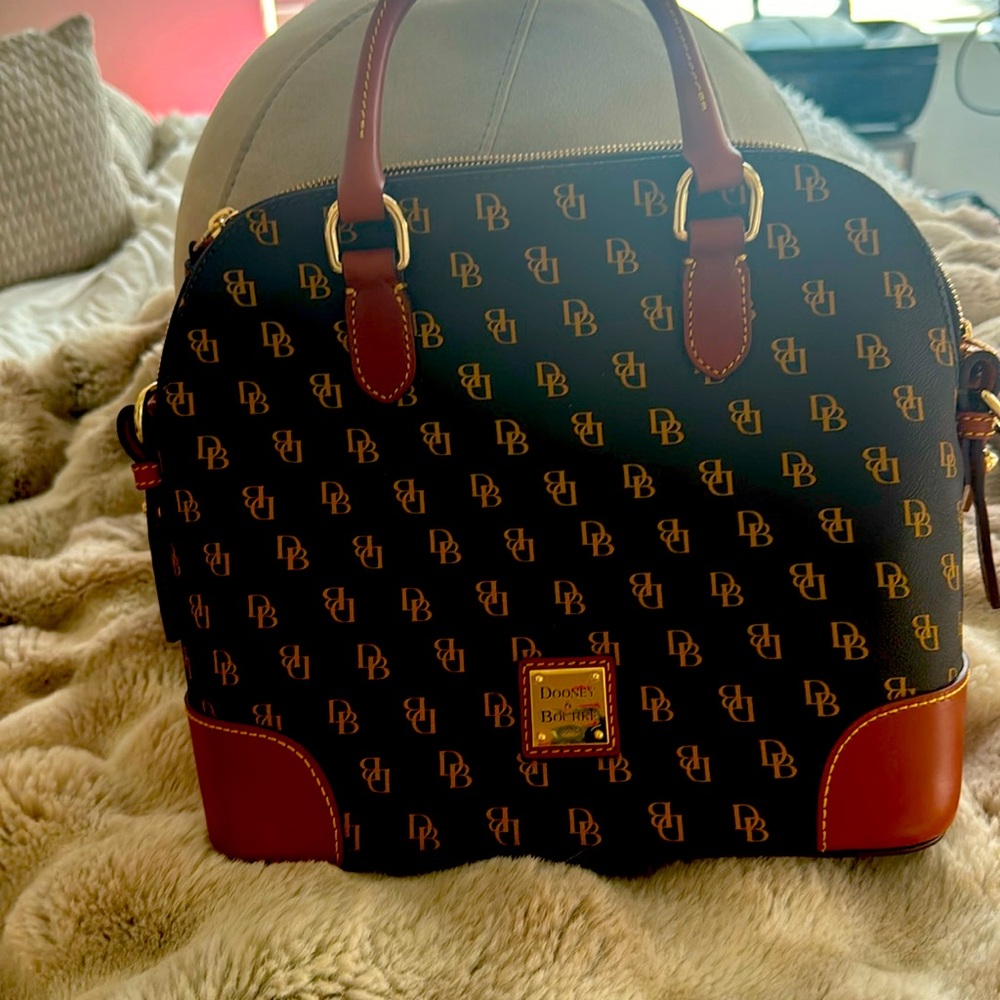 New Dooney&Bourke